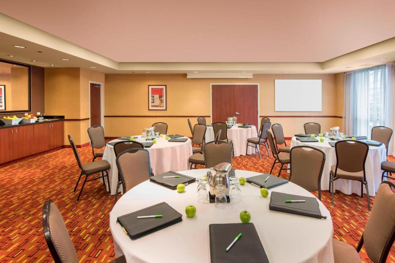 Courtyard By Marriott Denver Cherry Creek Exterior photo