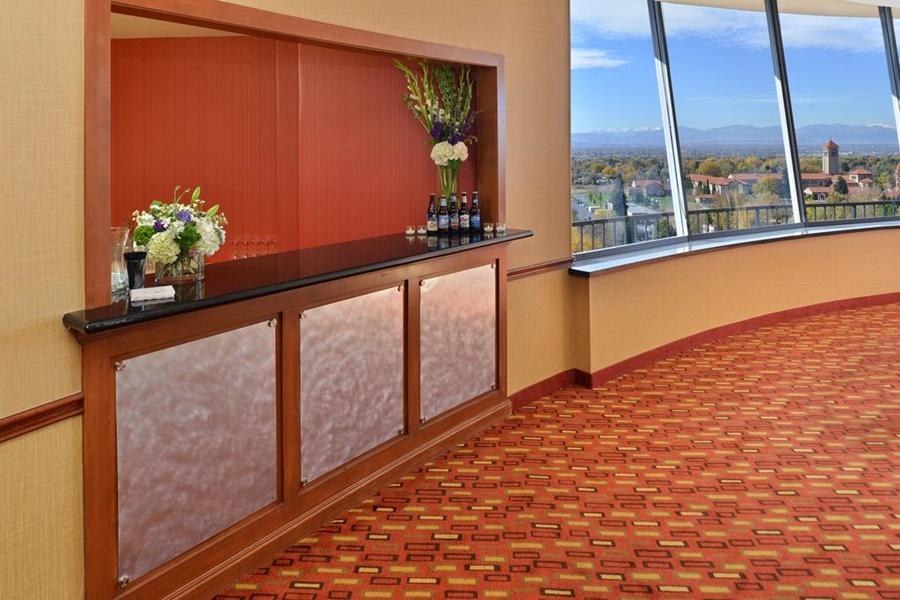 Courtyard By Marriott Denver Cherry Creek Exterior photo