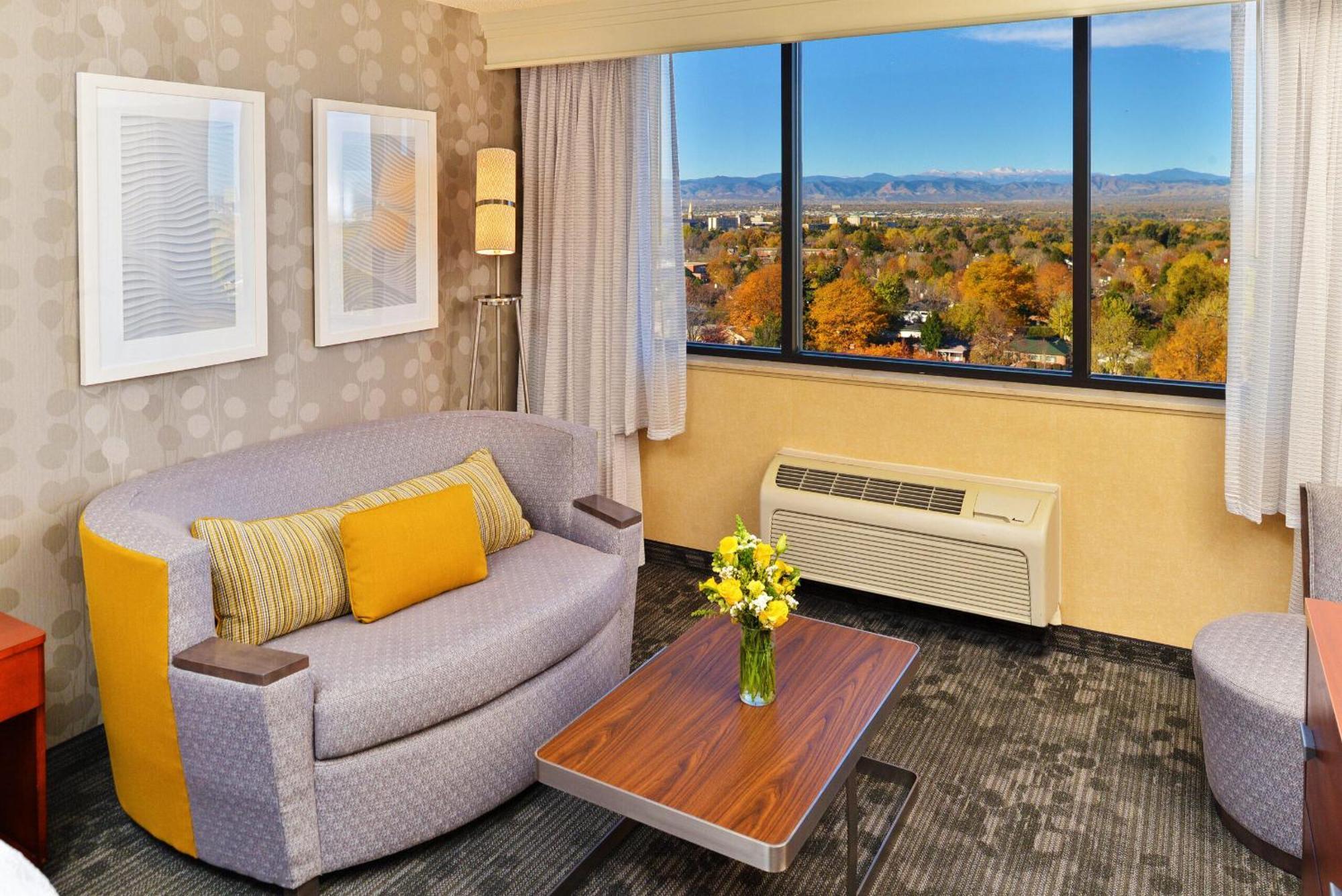 Courtyard By Marriott Denver Cherry Creek Exterior photo
