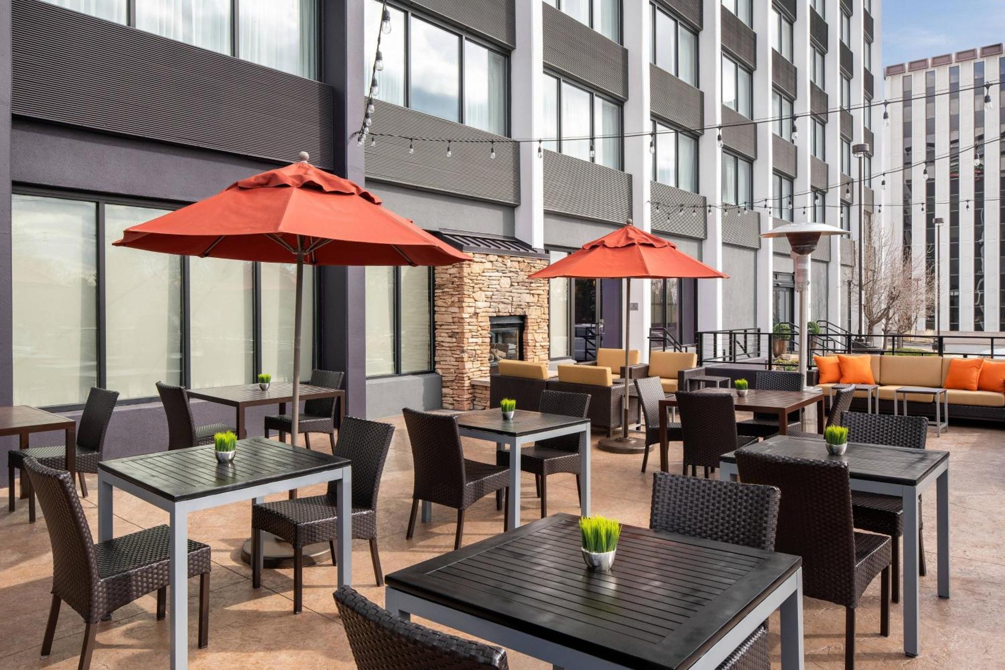 Courtyard By Marriott Denver Cherry Creek Exterior photo