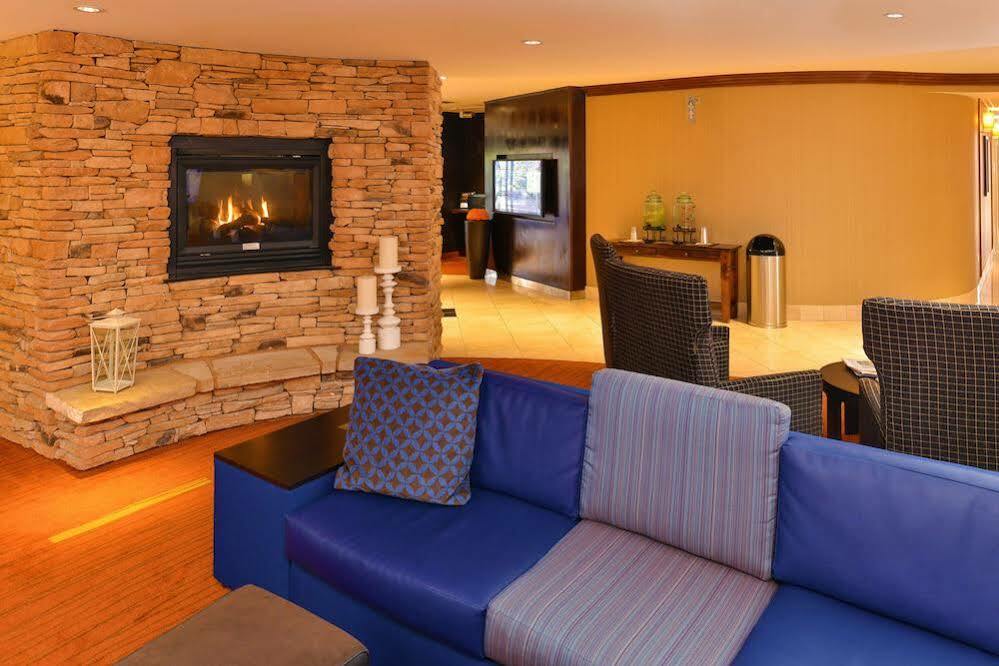 Courtyard By Marriott Denver Cherry Creek Exterior photo